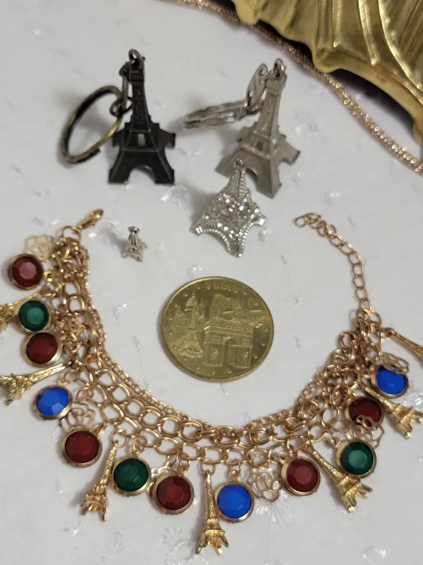 The Paris collection with souvenir medal or "tourist token" issued by the Monnaie de Paris.