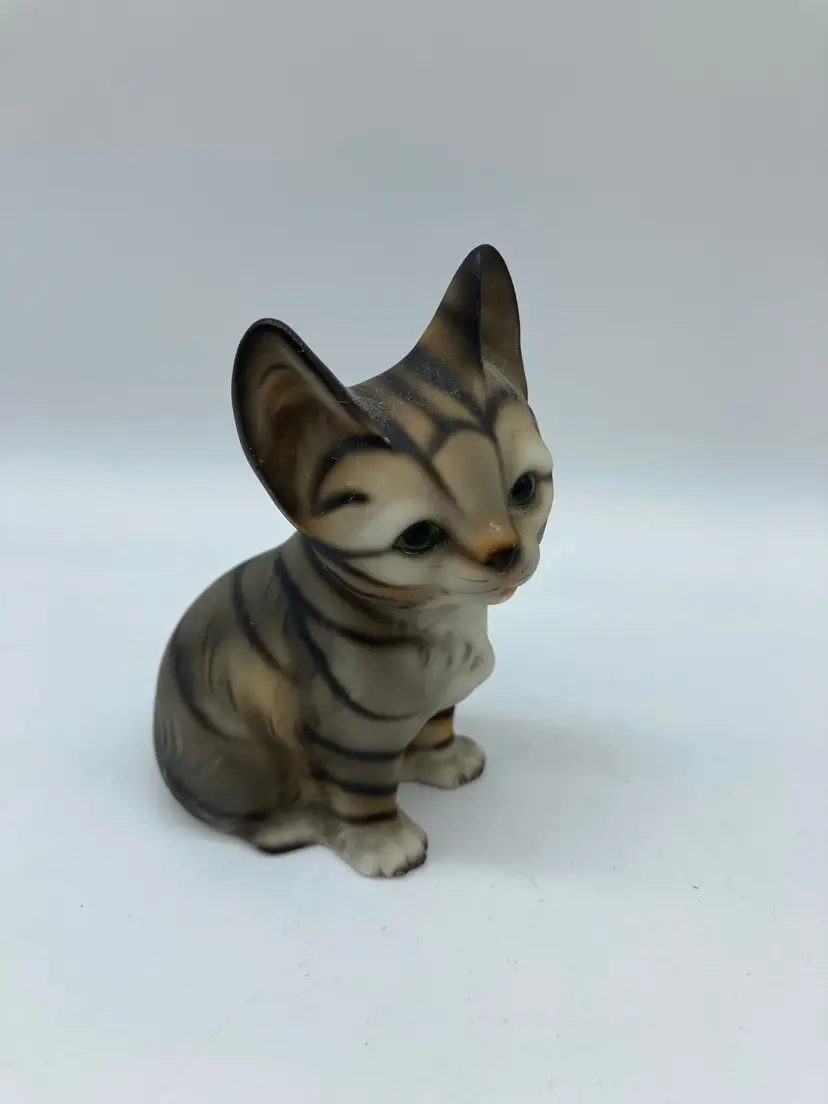 Harvey Knox Kingdom Cat Figurine, House of Global Art, Japan (Used/EUC)