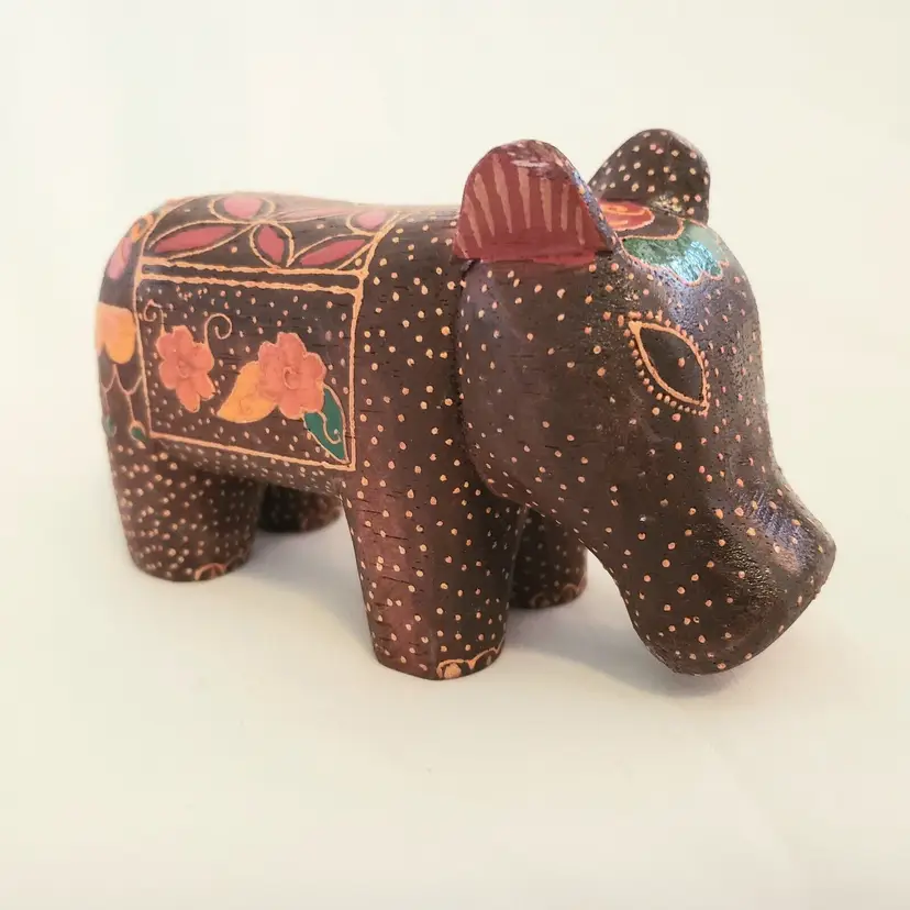 Hippopotamus Handcrafted Wood Figurine Handpainted Unbranded 2¾"T x 4⅜L READ 