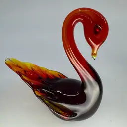 Art Glass Amberina Glowy Swan Figurine