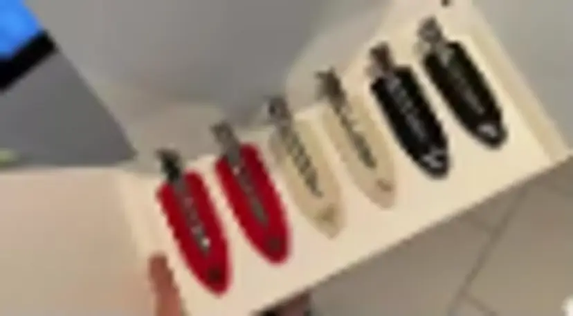 Chanel Beauty GWP Logo Hair Clips – Set of 3 (Black, Red, or White)