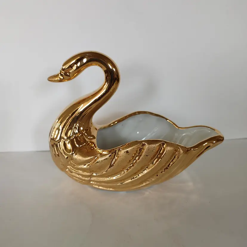 Weeping Gold Swan Planter. MCM. 5.5w x 4.5h.