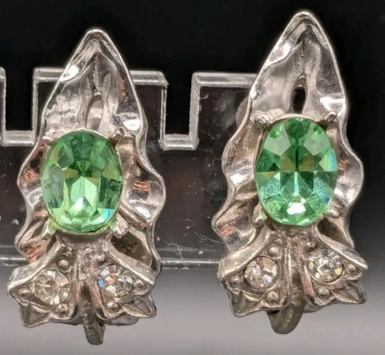 Stunning Vintage Uranium Glass & Silver Tone Screw-Back Earrings