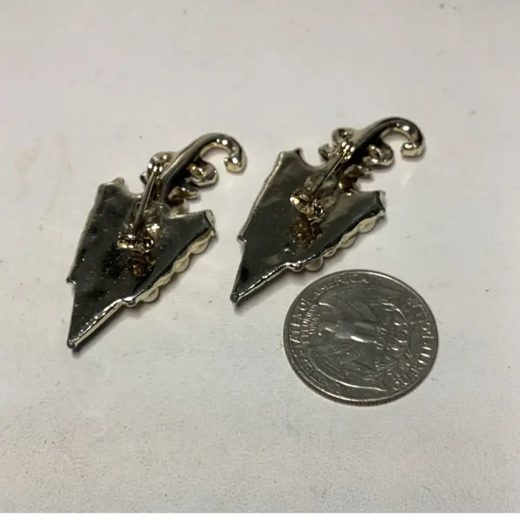 Pearl Umbrella Scatter Brooches 2”