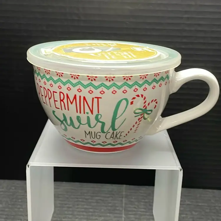 Pier 1 Peppermint Swirl Mug Cake 22oz Christmas Holiday Stoneware
