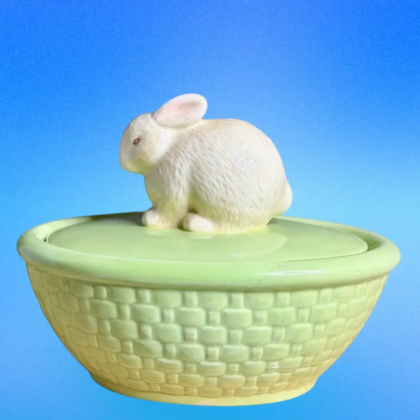 Vintage Hallmark Covered Candy Dish Ceramic Easter Bunny On Woven Basket 
5” T x 6-1/2” L x 5” W