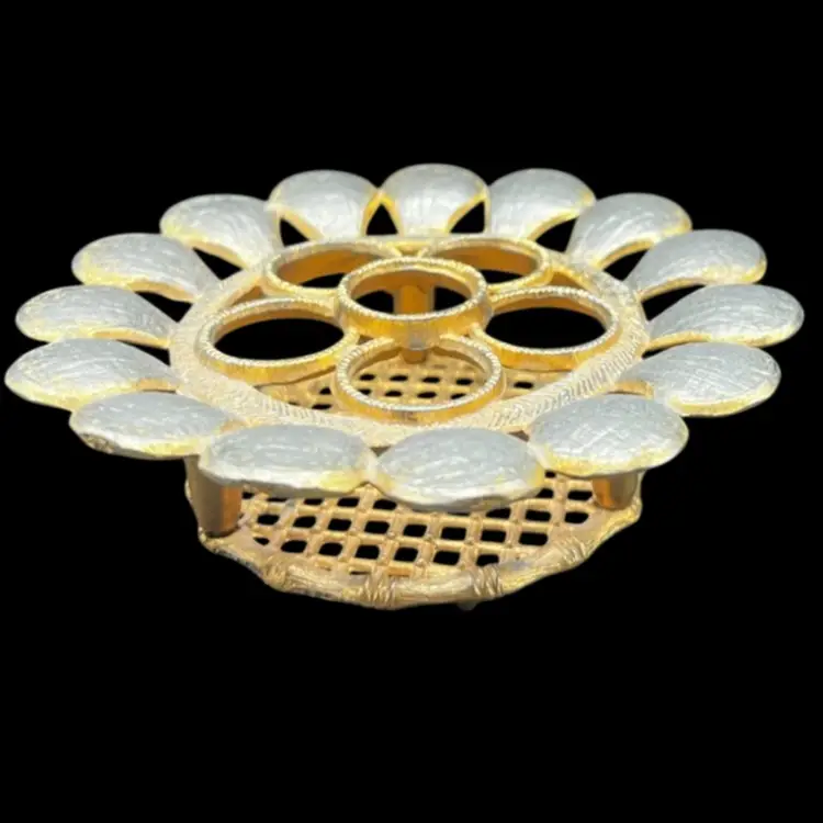 #336B Vintage Two Tone Metal 1960's Celeste Signed 6 Lipstick Holder Sunflower Shape