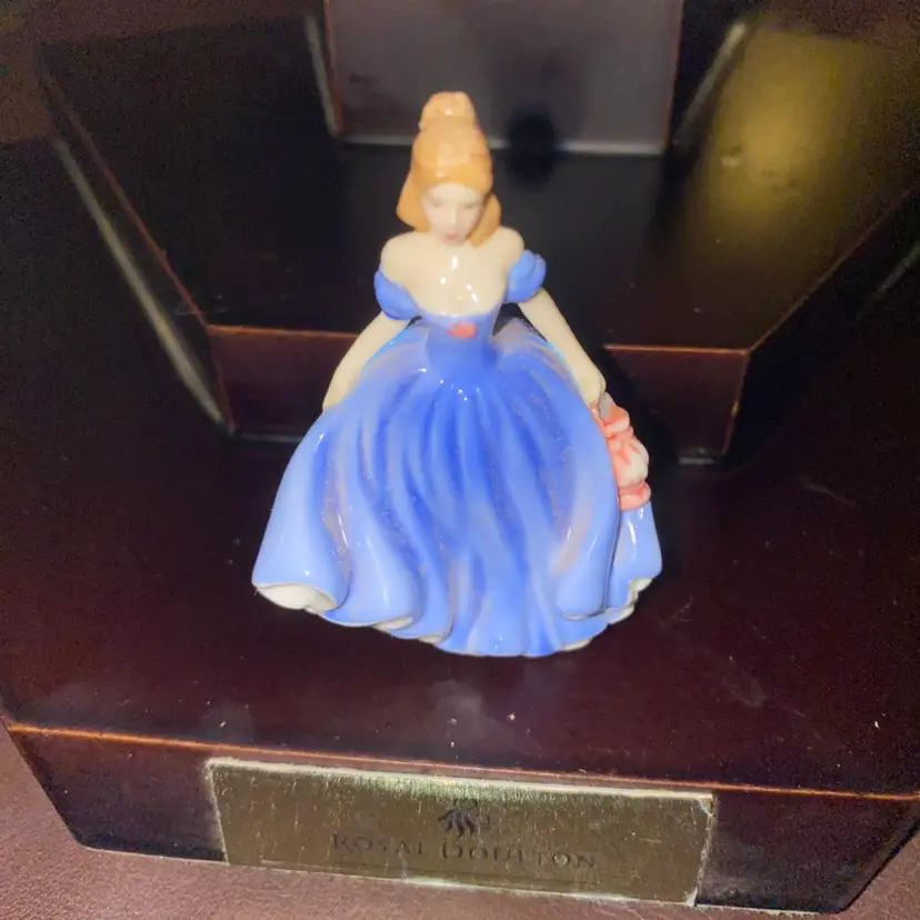#06- 25% Off Sale - Royal Doulton Pretty Ladies Miniature Bone China Figurine Belle 1996 2"+ (was $24)