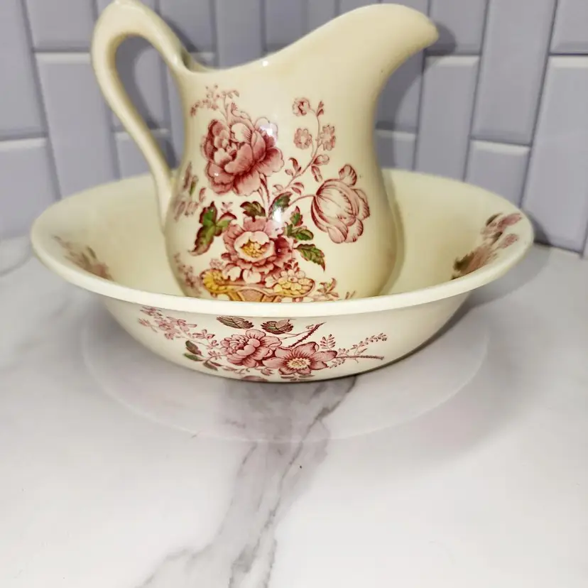 Charlotte Brown Multicolor
by ROYAL CROWNFORD Pitcher & Bowl set