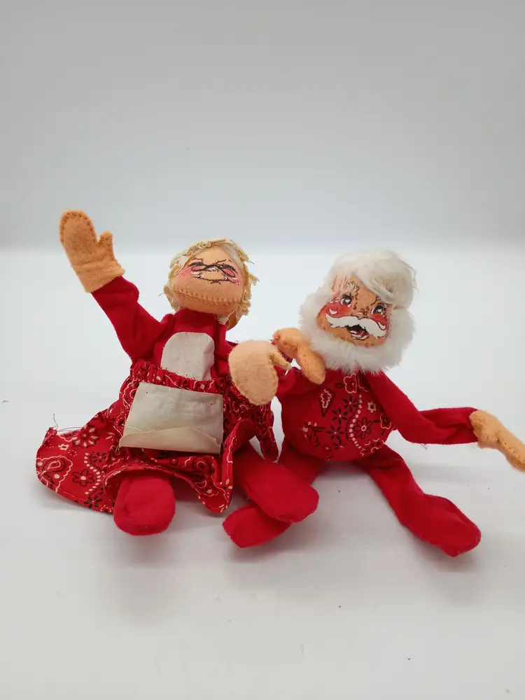 Annalee Christmas 1971 Mr. and Mrs. Santa 6"
