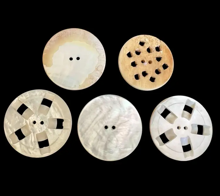 Vintage Antique Carved Mother of Pearl Button Shell MOP  5 PCS Lot #Au-19