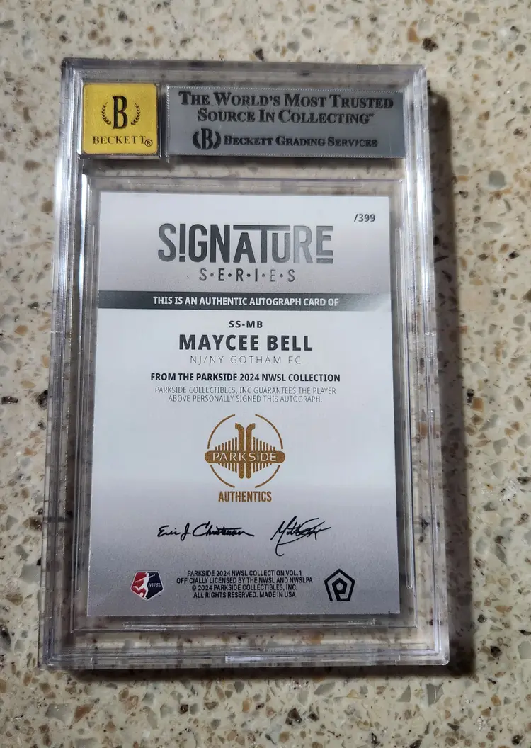 Maycee Bell Signature Series Auto /399 Beckett 9