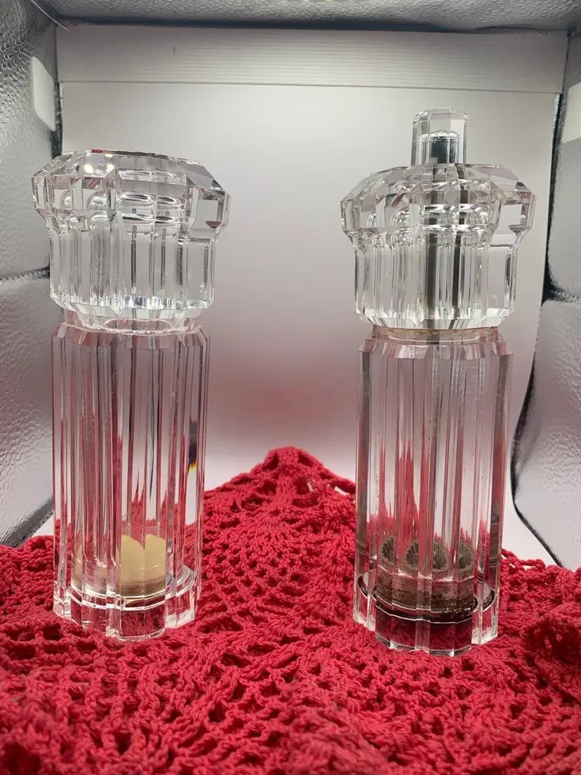 Olde Thompson Vintage Clear Acrylic Salt and Pepper Shakers- Grinder