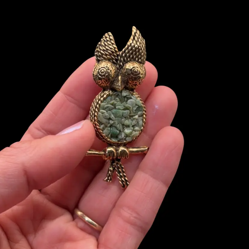 #43 Gold Tone Braided Owl With Green Crushed Stone Belly 2.5”🦉
