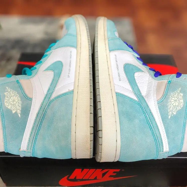 Air Jordan 1 Retro High OG 'Turbo Green' Size 12 US MEN'S Pre-owned 