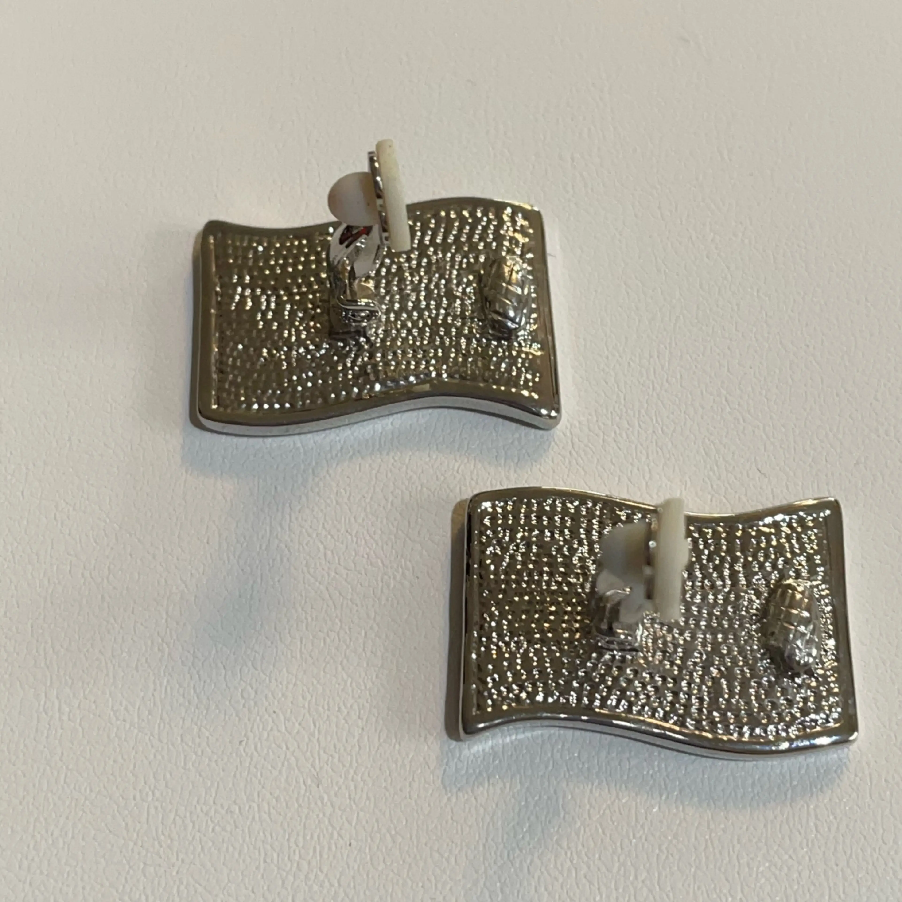 Image 3 of 3