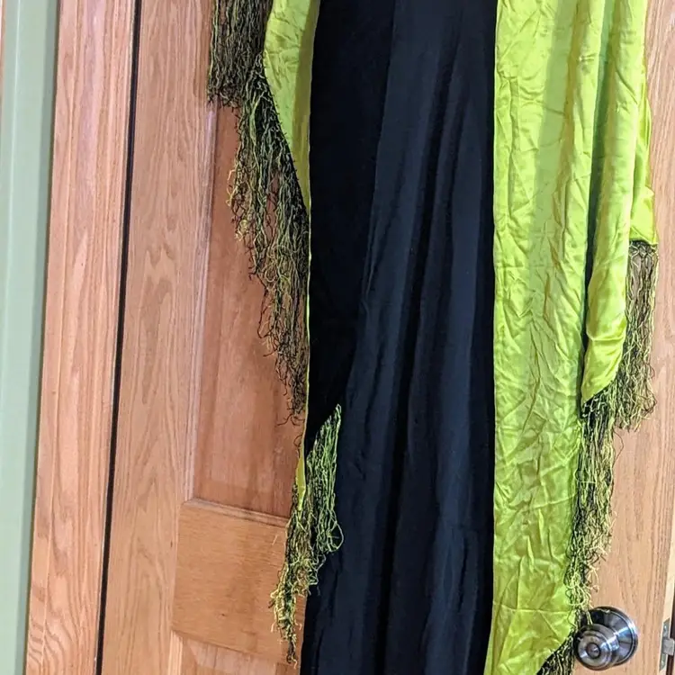 REVERSIBLE TRIANGLE SHAWL