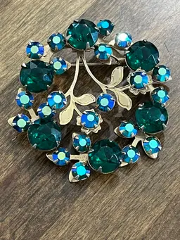 Vintage Goldtone Peacock Rhinestones Wreath Brooch