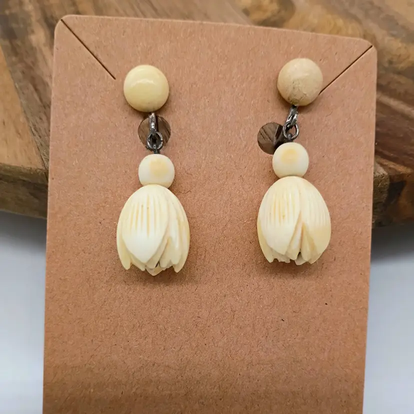 Antique Screw Back Sterling Silver Carved Celluloid Dangle Drop Earrings.