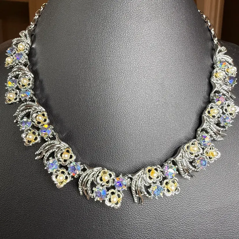 Vintage Faux Pearls Blue AB Rhinestones Silvertone Choker Necklace 18”