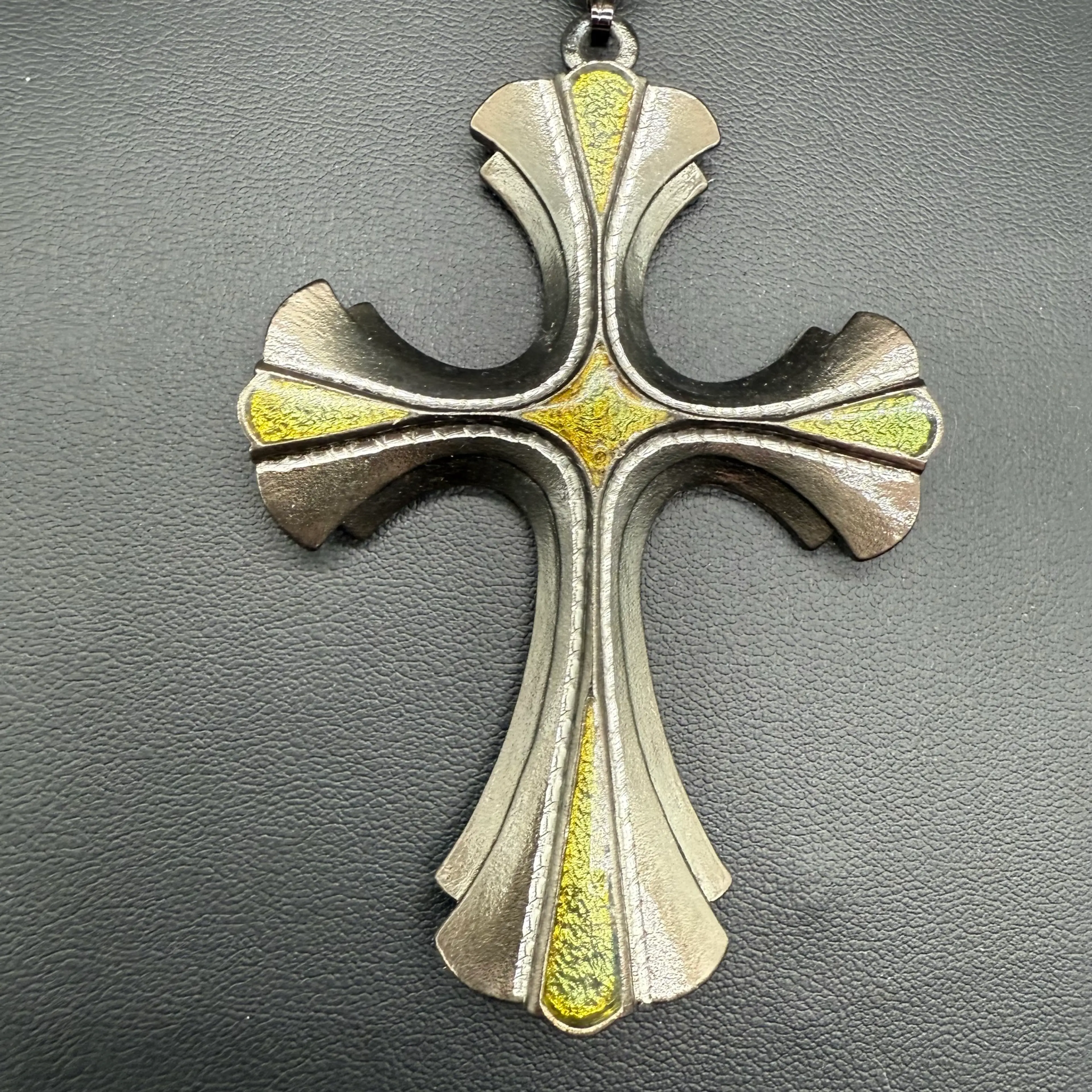 Image 2 of 8
