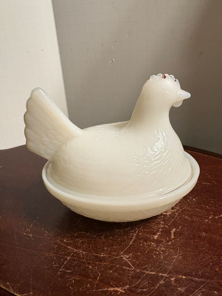Hazel Atlas Opalescent Hen On Nest** READ