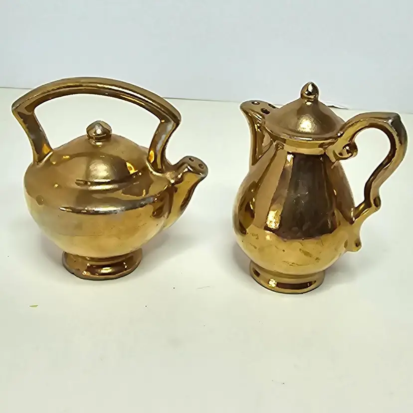 Vintage Tea And Coffee Pot Shakes