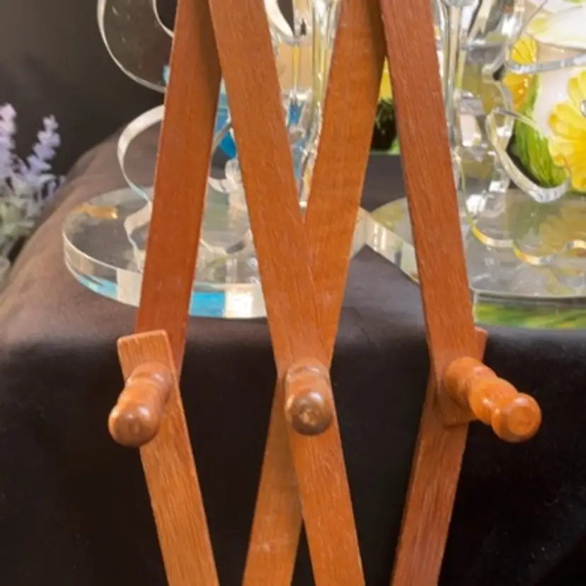 Accordion Style Seven Peg Wall Hanger