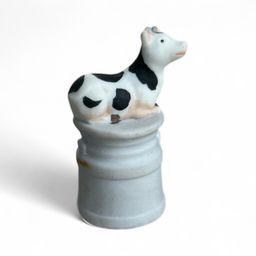 Vintage Porcelain Cow Novelty Thimble