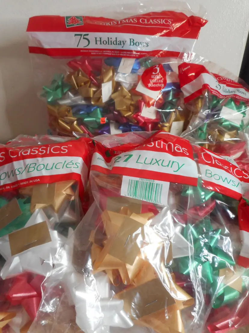 NIB Lot of 370 Gift Bows (12 bags) Peel'n Stick multicolor