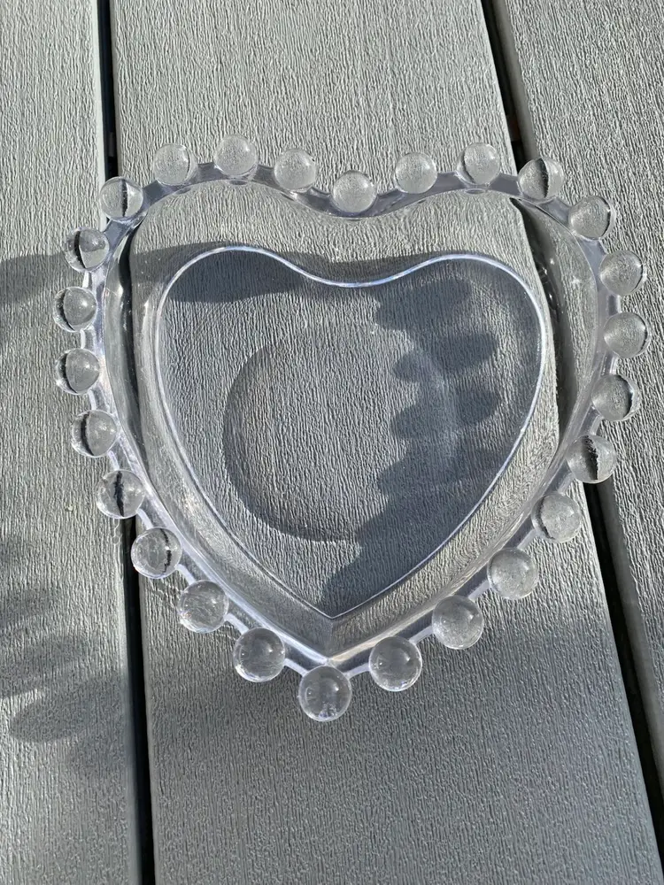 VINTAGE CRYSTAL IMPERIAL CANDLEWICK HEART SHAPED CANDY BOWL OR TRINKET DISH