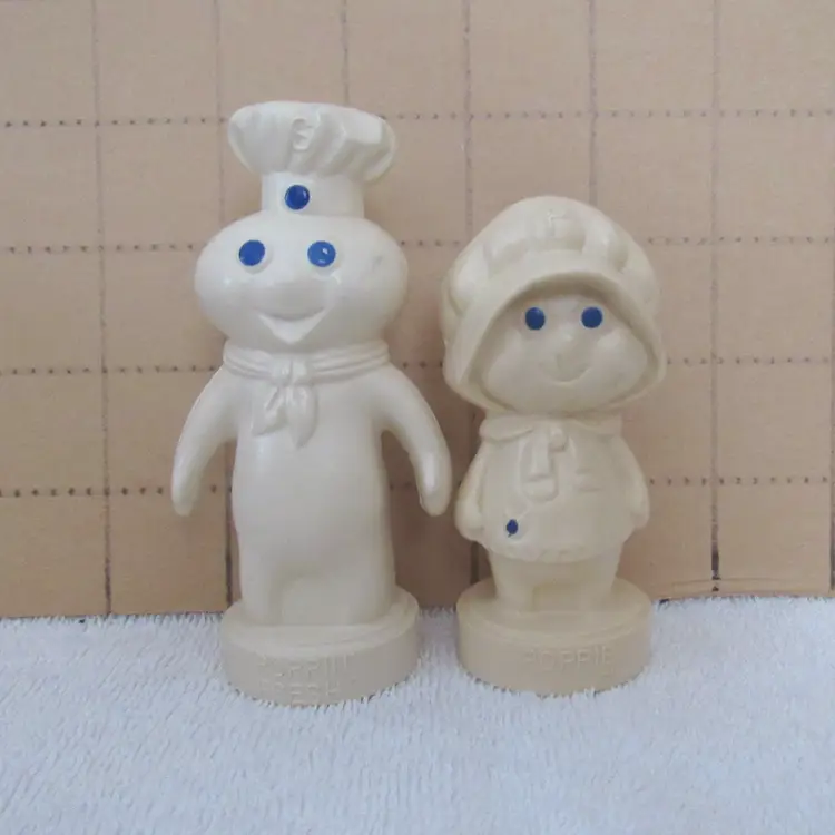 VTG Plastic Pillsbury Doughboy & Girl Poppin Fresh Salt & Pepper Shaker Set