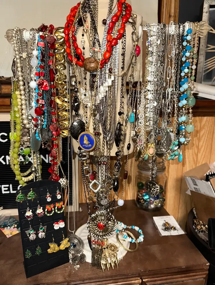 Rescheduled $1.08 Starts Jewelry Help Me Clear The Way For More 