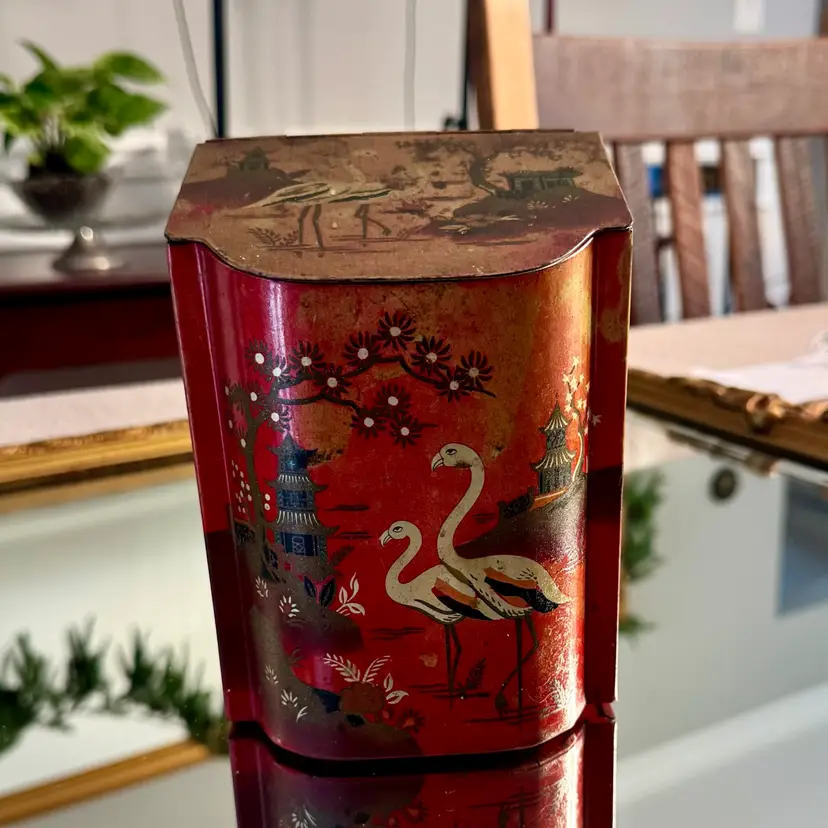 “Baret Ware” Chinoiserie Tea Tin Canister