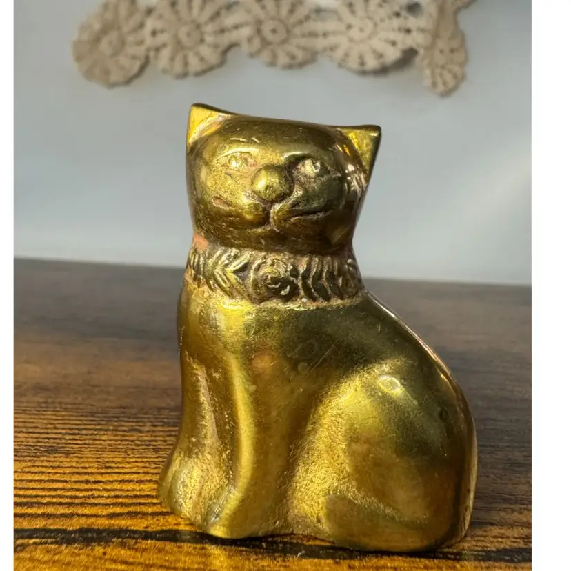 ๐ป 2.25โ solid brass cat w/ decorative necklace