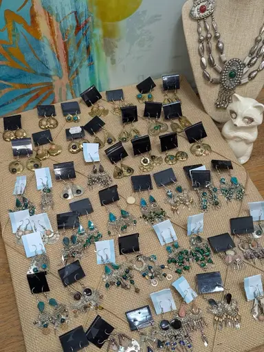 Pop Up Dangle Earrings ✨