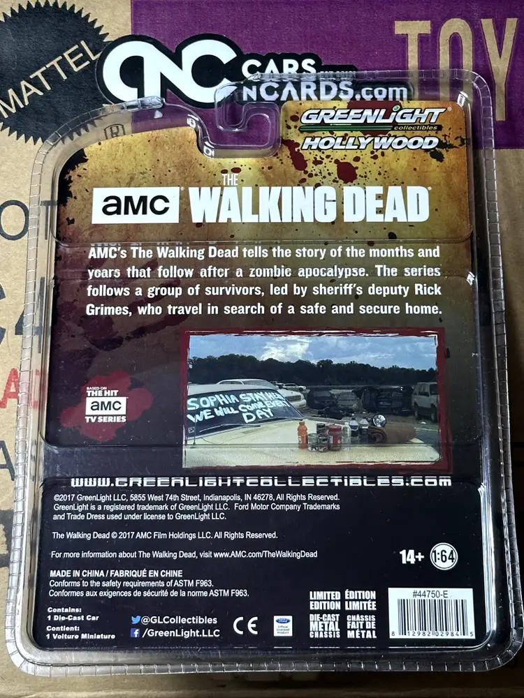 Greenlight The Walking Dead AMC 1967 Ford Mustang Coupe Green Machine Chase