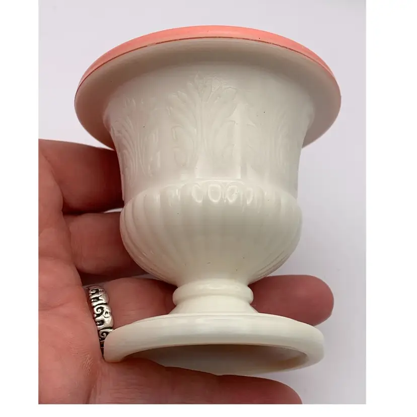 VTG Macbeth Evans Patterned Uranium Glass Urn Container. With Pink Painted Interior. Pennsylvania
