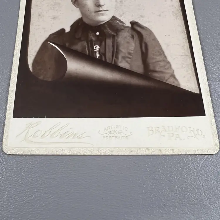 Antique Photo Portrait Cabinet Card Artistic Photography Bradford PA Woman Victorian Era Robbins Studio