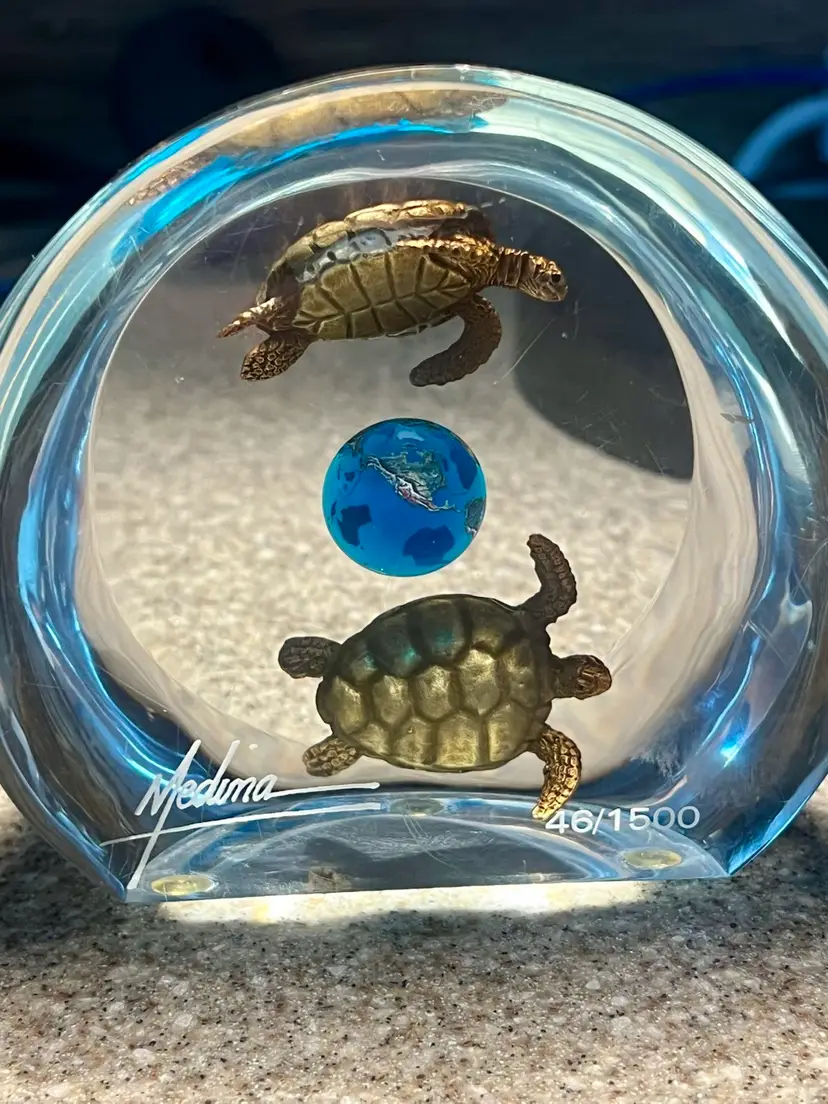 Award Winning Dan Medina “Turtle Earth” Sculpture Starlight Original Paperweight.  Signed & Numbered    Highly Collectible.   Limited Edition #46 of 1500 made. 🐢🌍🐢 Reduced For Today’s Train Only!