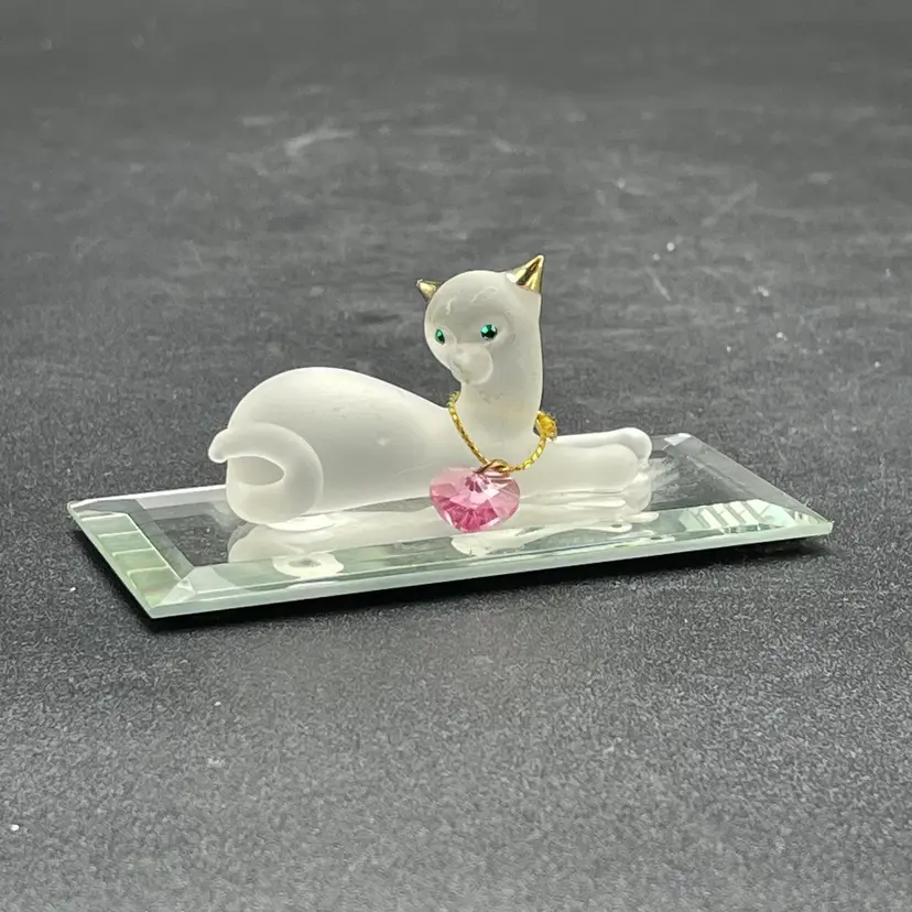 Glass Barron Miniature Frosted Cat with Pink Heart Figurine Vintage Kitty Kitten