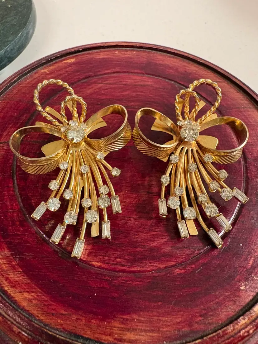 Vintage Signed Sarah Coventry Gold Toned and Crystal Clip On Earrings