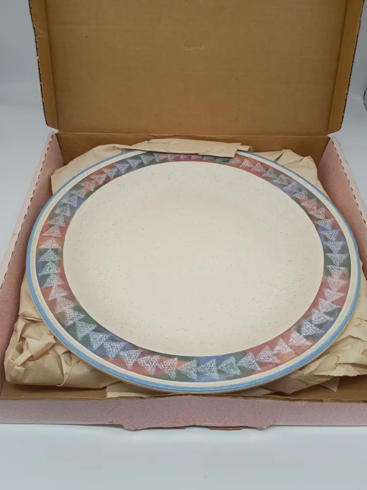 New in Box Treasure Craft Horizon 13 inch Diameter Round Serving Platter .Cake Plate, Chop Platter.