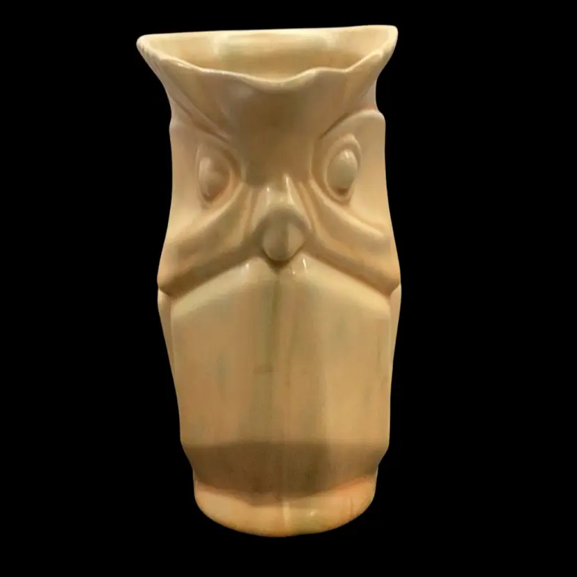 Hard To Find Vintage Owl Pitcher Yellow With Green Undertones Made In England 6.75 X 8 Inches