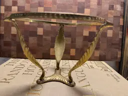 Vintage Mid-Century Ornate Brass Leaf Display Stand
