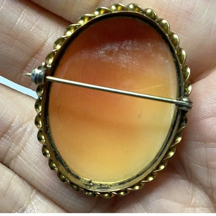 Vintage Victorian Woman Portrait Cameo Carved Shell Gold Plated Late 1800s Early 1900s