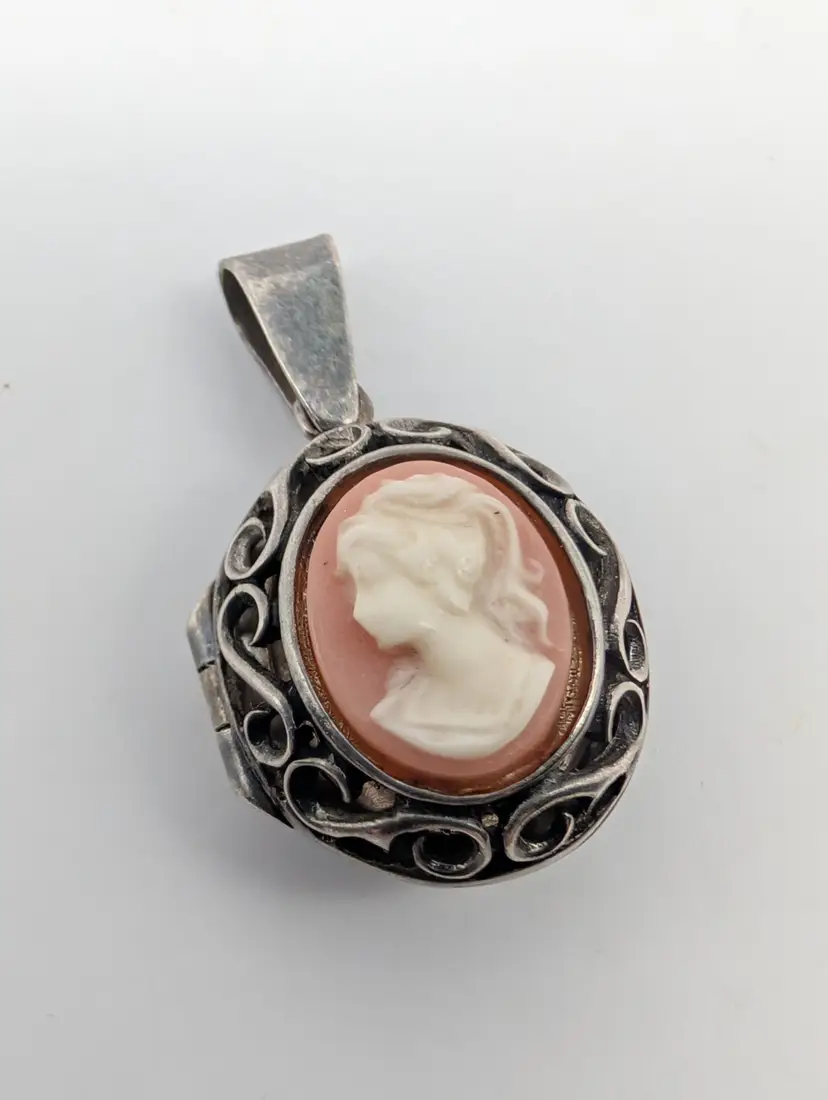 Vintage JEZLAINE Sterling Silver 925 Left Facing Cameo Locket Pendant