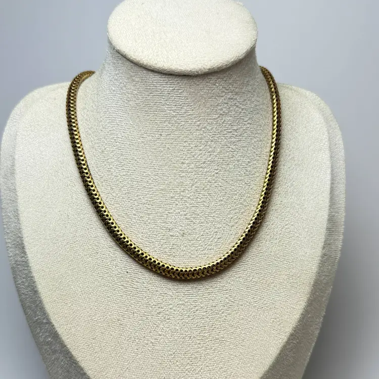 Beautiful Vintage 16" Gold Tone Mesh Necklace Chain Unusual Snap Closure