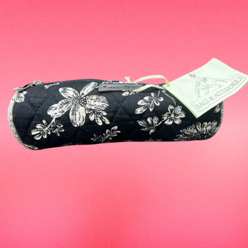 #351B NWT Maggie Brown Quilted Cotton Cosmetic Bag/Pencil Case in a Black & White Floral Pattern.  White on Black outside, Black on White Inside Zippered Barrel Pouch