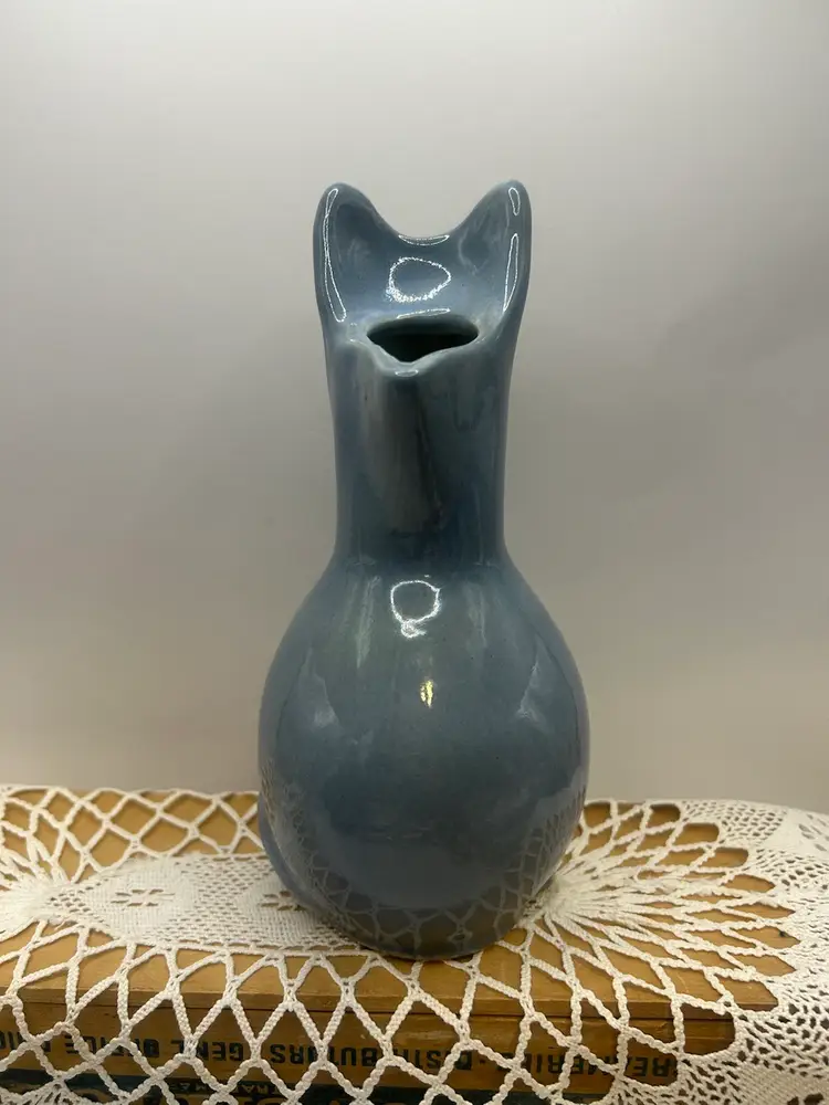 Vintage Louisville Stoneware 8" Cat Figurine Pitcher Ceramic Made in Kentucky US 8x3 1/2